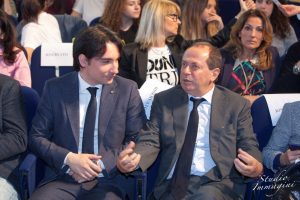 E7277083 B30d 4215 8df9 62544418d241